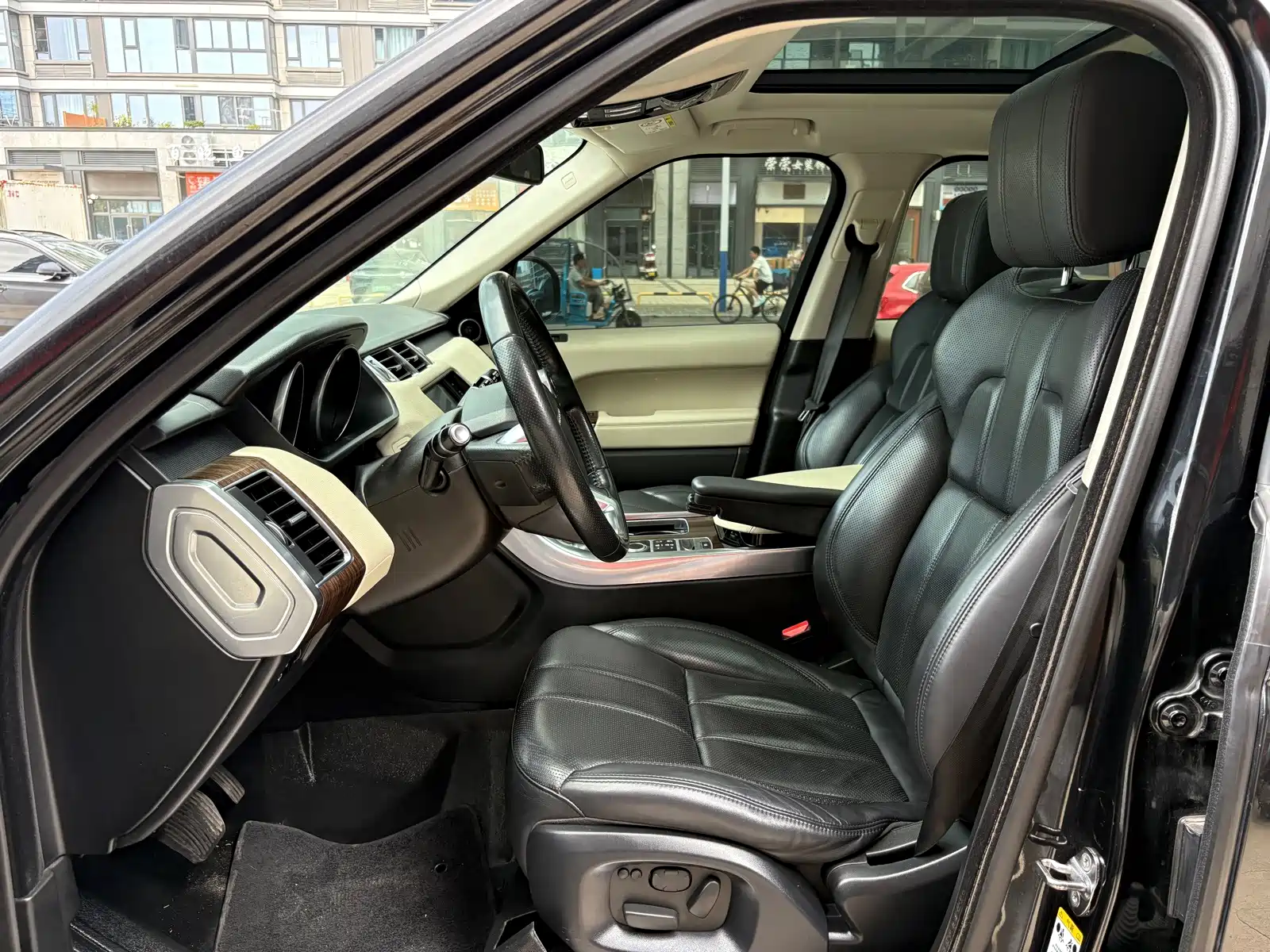 Фото 4 - Land Rover Range Rover Sport