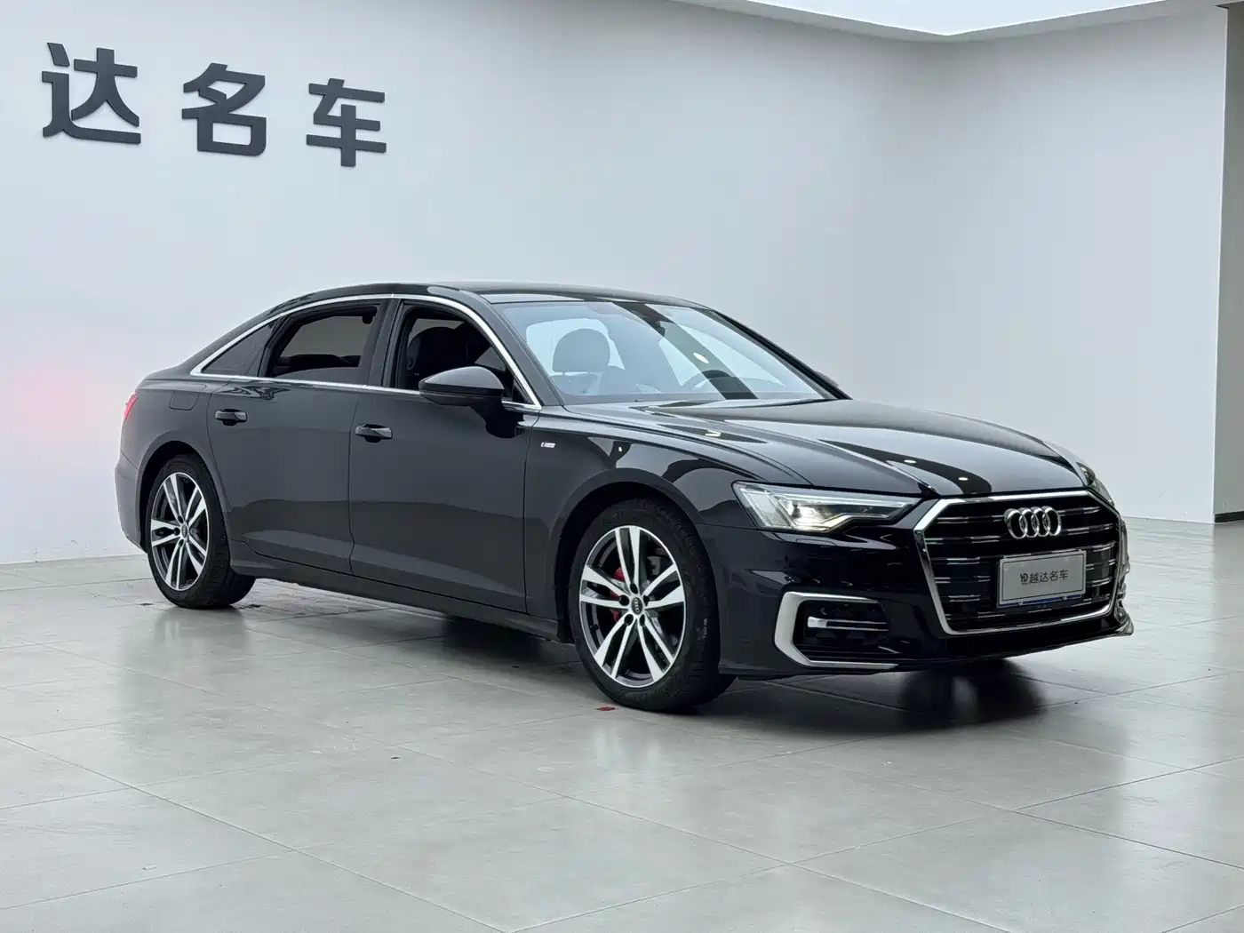 Фото 5 - Audi A6L