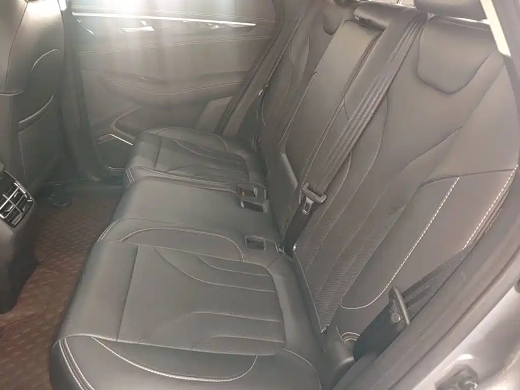 Photo 17 - Changan CS85