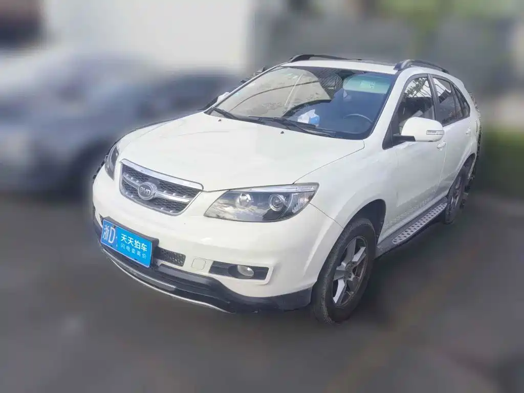 BYD S6 2014 2013 Joy Edition 2.4L Auto Elite 5-seater