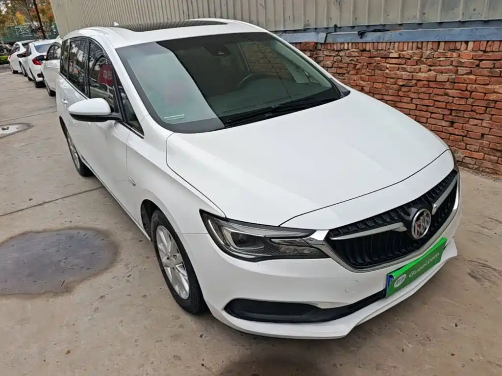 Photo 4 - Buick GL6