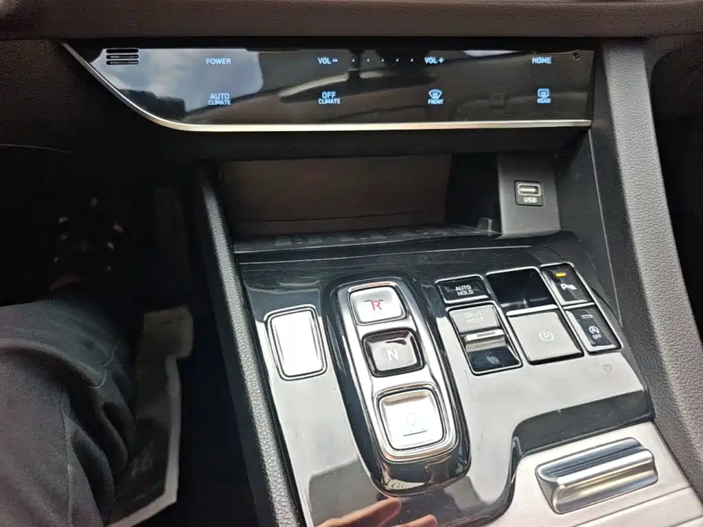 صورة 14 - Hyundai Sonata