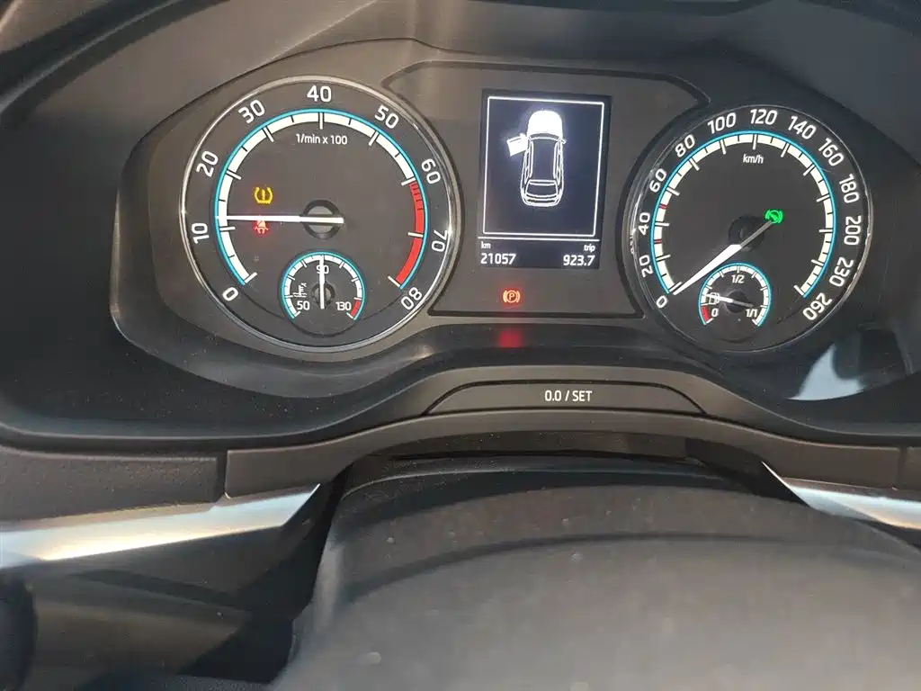 Škoda Karoq 2021 TSI280 Luxury Edition фото 9
