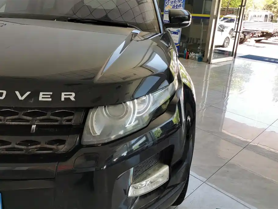 Land Rover Range Rover Evoque (Import) 2012 2.0T 5-door Premium Edition фото 5