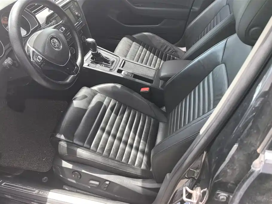 Volkswagen Magotan 2018 330TSI DSG Leading фото 9