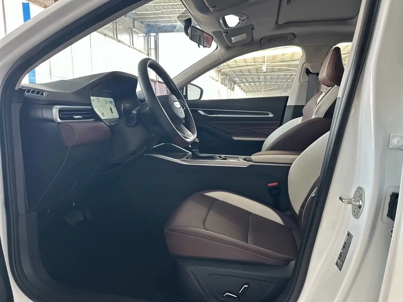 Фото 5 - Geely Emgrand