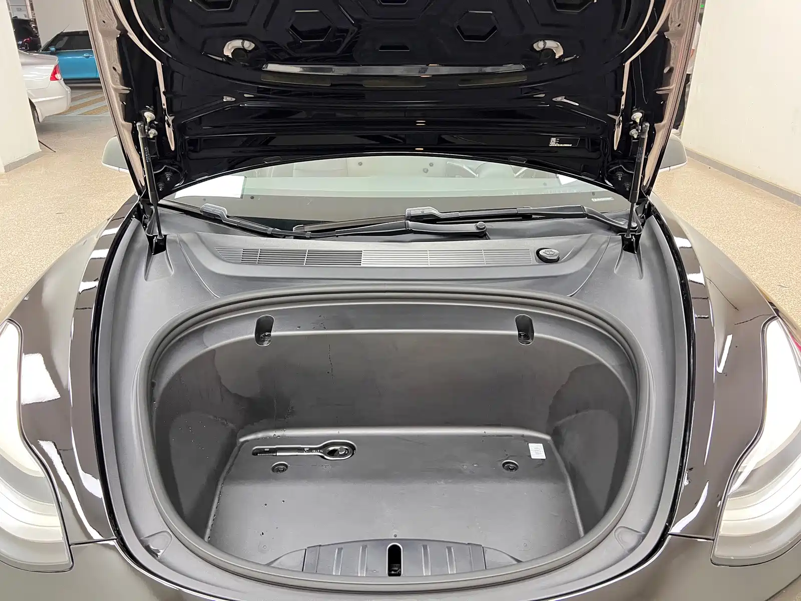 Фото 30 - Tesla Model 3