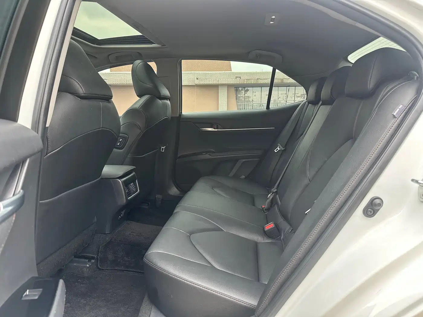 Toyota Camry 2021 2.0G Luxury Edition фото 13
