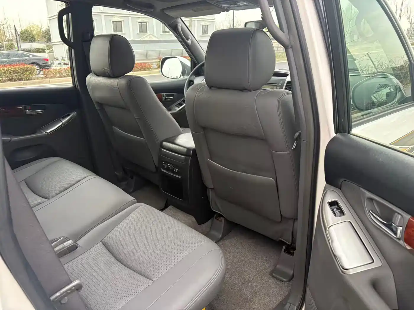 Toyota Prado 2004 4.0L Automatic GX фото 9