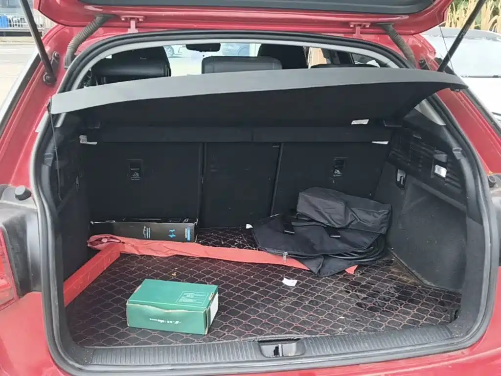 Фото 19 - Audi Q2L e-tron