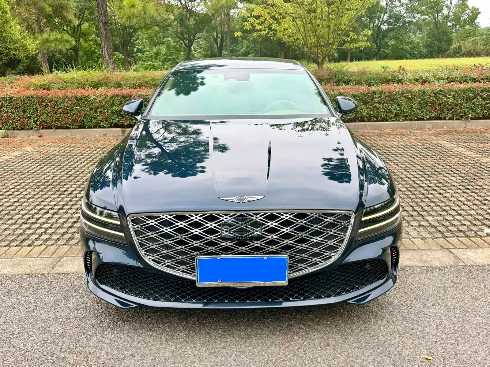 Photo 2 - Genesis G80