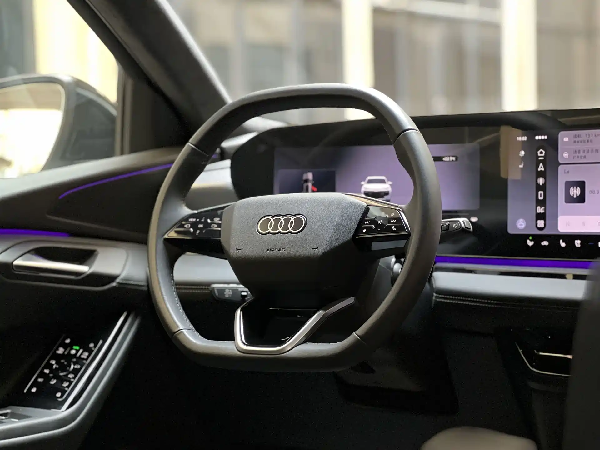 Photo 9 - Audi Q6L e-tron