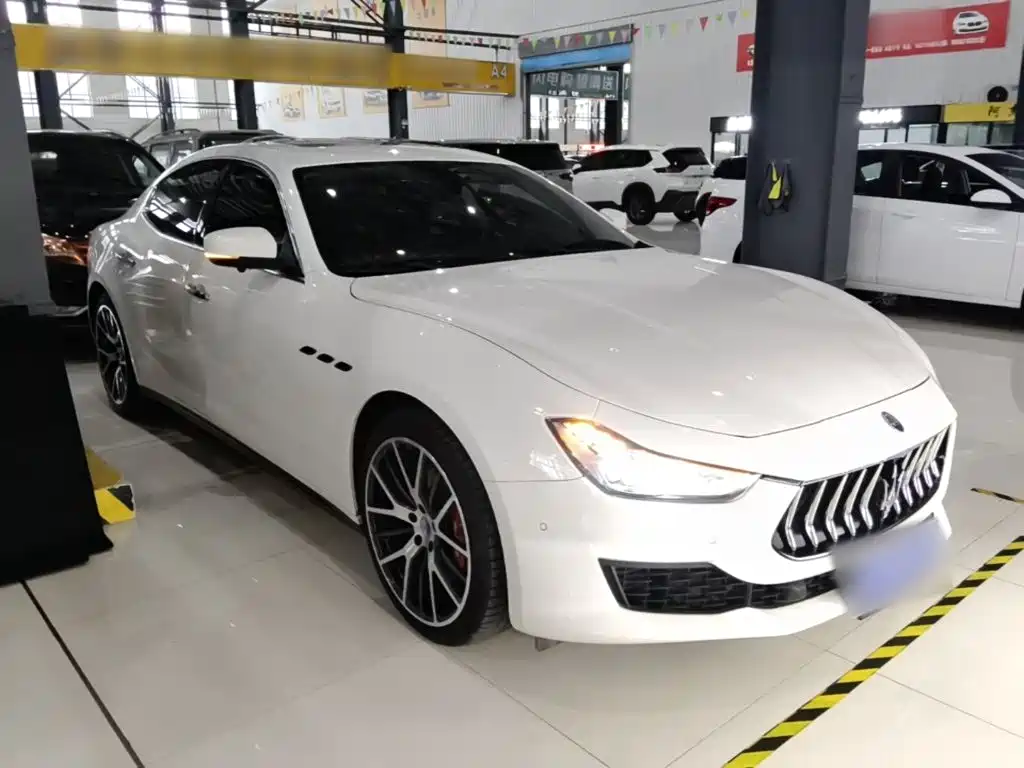 Photo 4 - Maserati Ghibli
