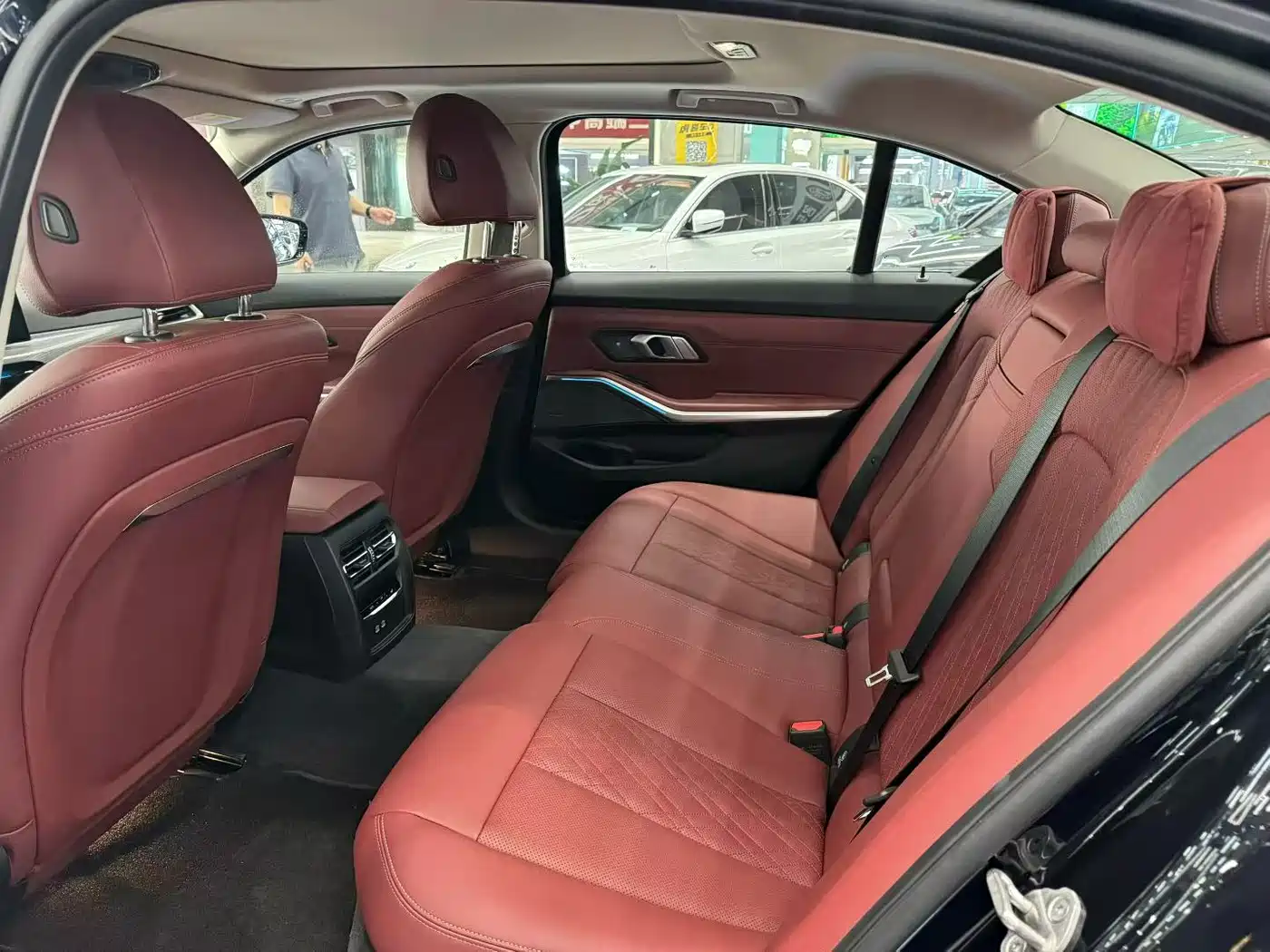 BMW i3 2025 eDrive 40 L Shadow Night Sport Package фото 5