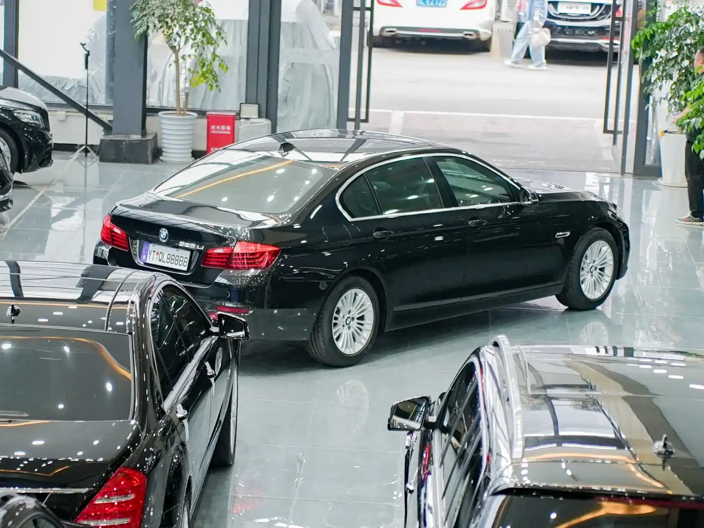 BMW 5 Series 2014 525Li Leading фото 7