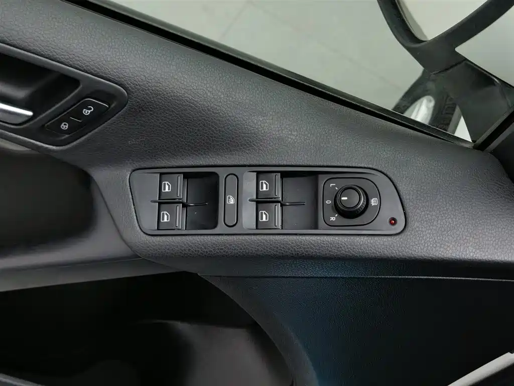 Volkswagen Tiguan 2016 Model 300TSI Automatic 4WD Trend Vision Edition фото 9