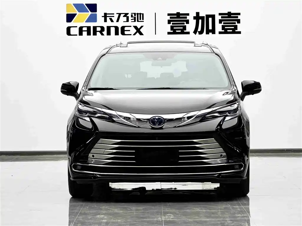 Toyota Sienna 2021 2.5L Hybrid Comfort Edition фото 2