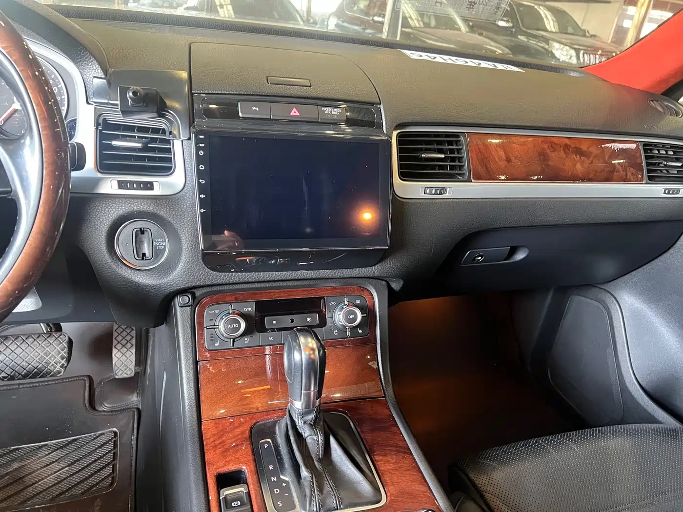 Volkswagen Touareg 2011 3.0TSI Standard фото 13