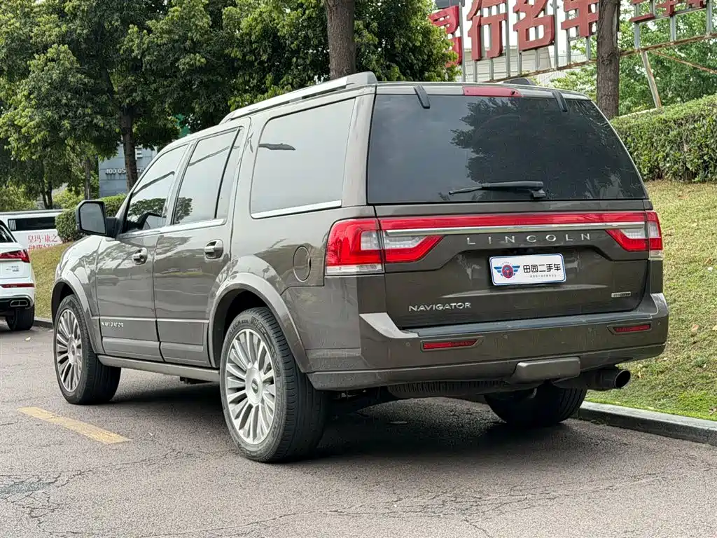 LINCOLN NAVIGATOR