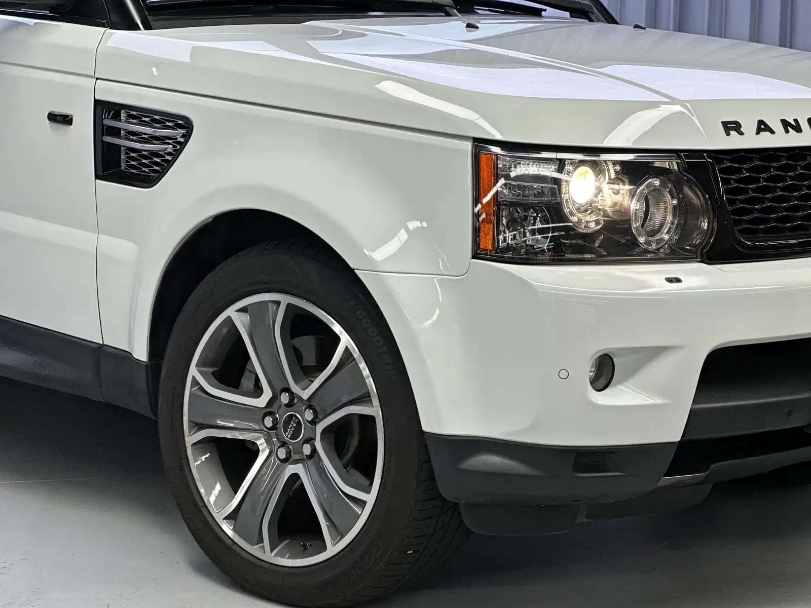 Фото 20 - Land Rover Range Rover Sport