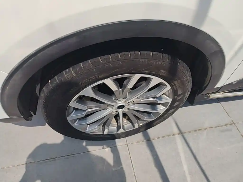 Photo 23 - Haval H6