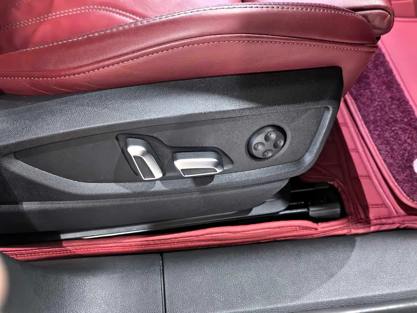 Audi Q5L 2023 40T Luxury Dynamic фото 12