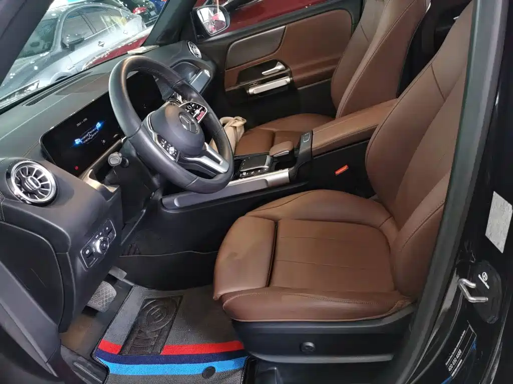 MERCEDES-BENZ GLB