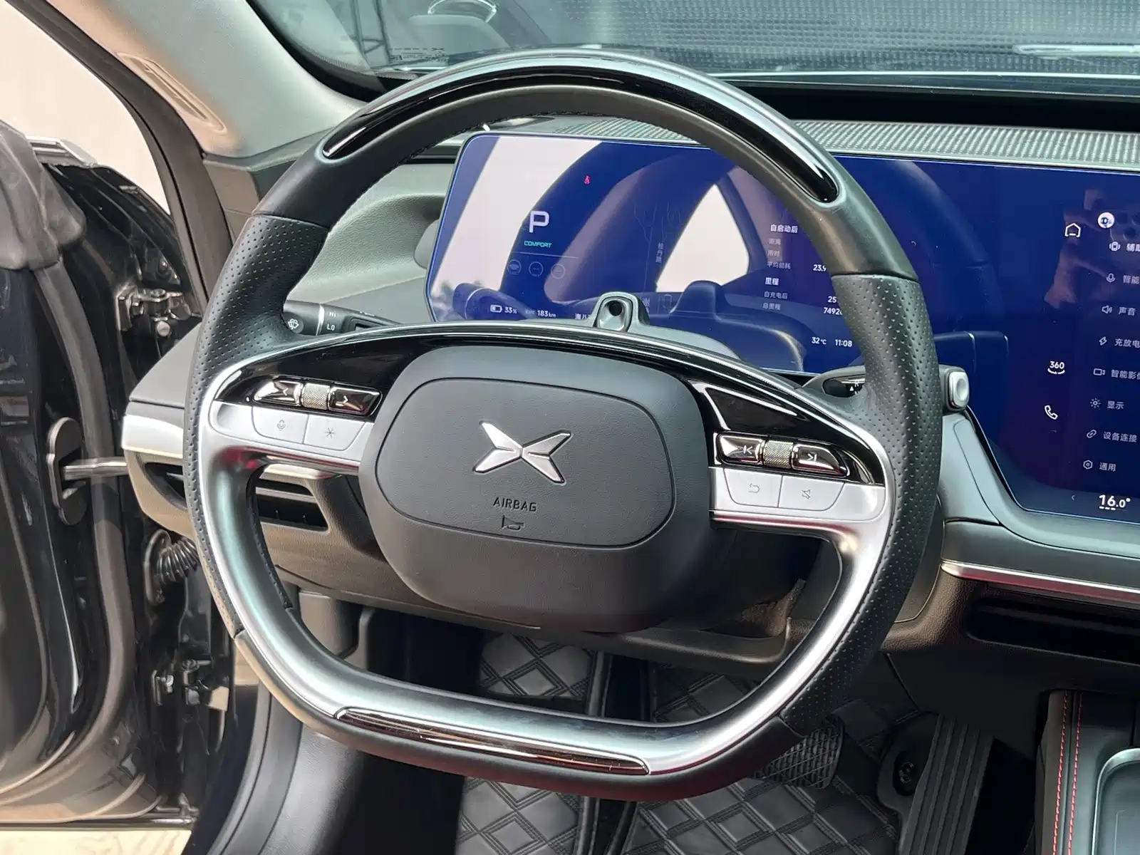 Фото 8 - XPeng P7