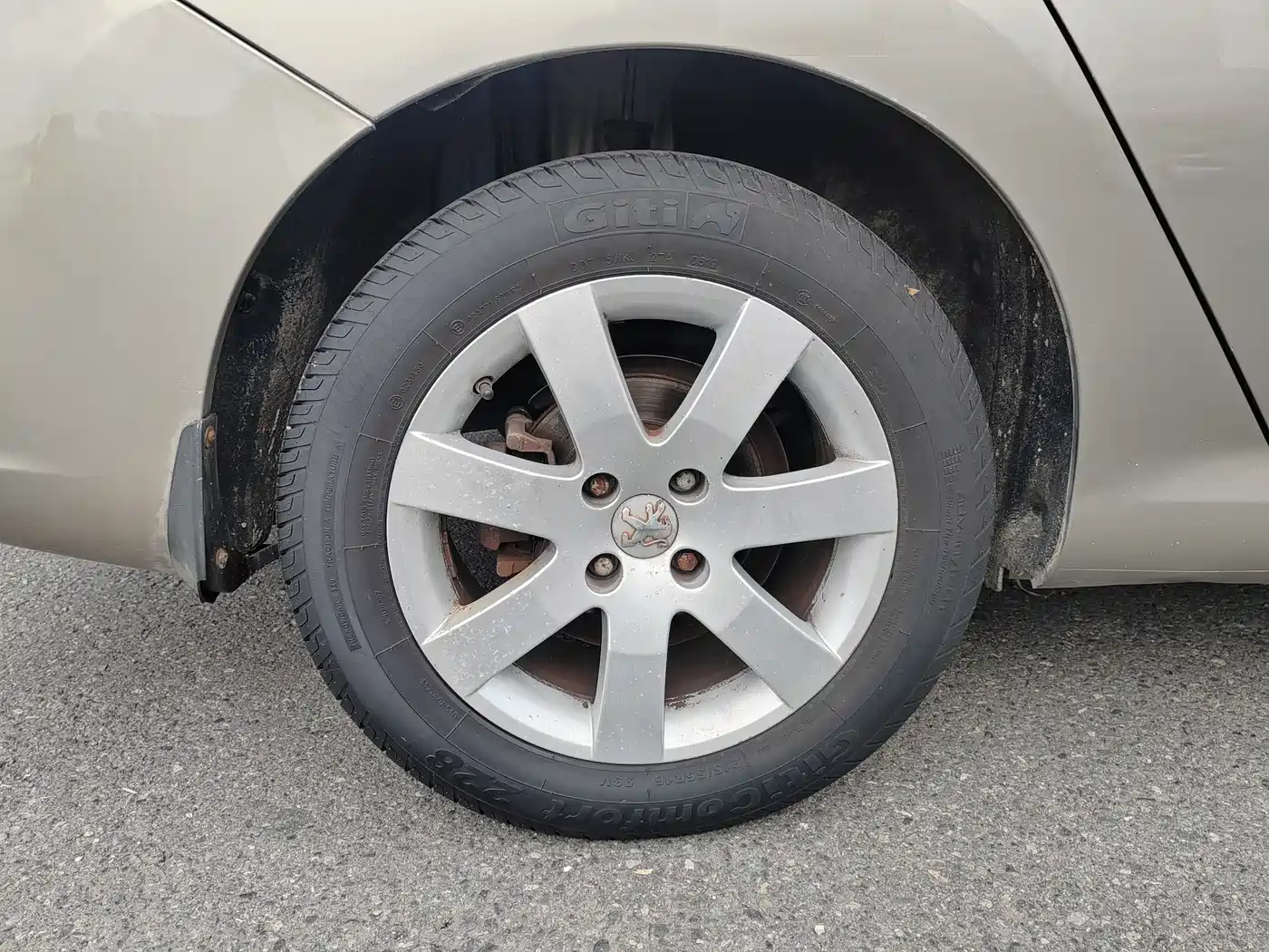 Peugeot 408 2011 1.6L Automatic Comfort Edition фото 17