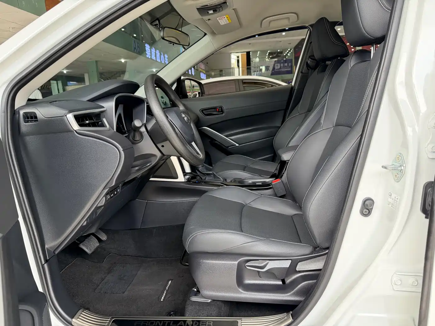 Toyota Frontlander 2024 2.0L CVT Elite Plus Edition фото 5