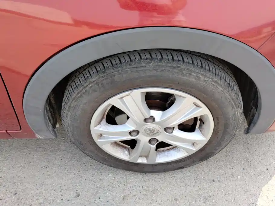 Photo 6 - Baojun 310