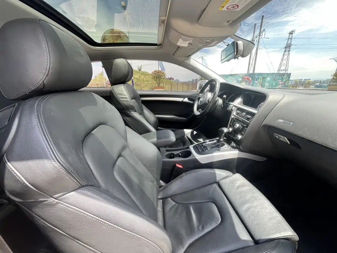 Photo 9 - Audi A5 (Import)