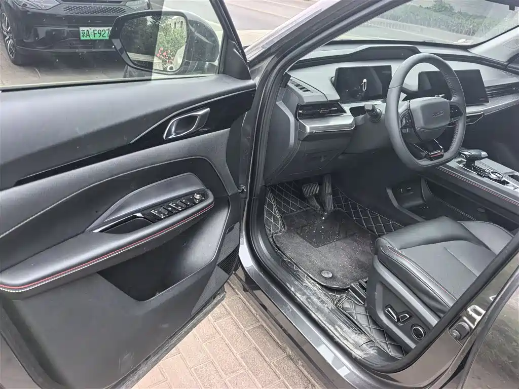 Changan Oshan Z6 2022 2022 Blue Whale 1.5T DCT Intelligent Leader