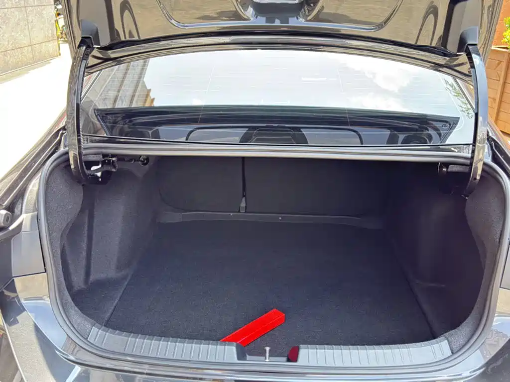 Volkswagen Sagitar 2026 2025 300TSI DSG Mid-range Edition