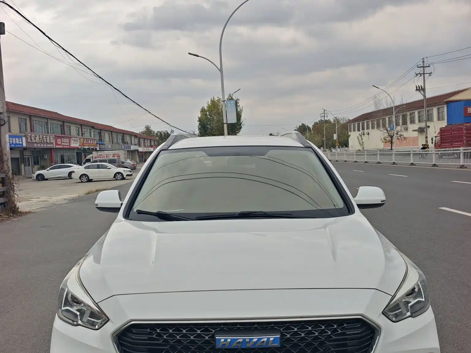Photo 2 - Haval M6
