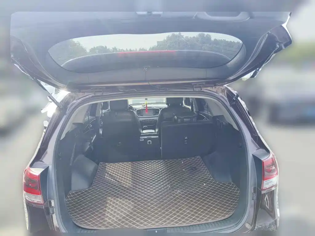 Фото 5 - Kia Sorento