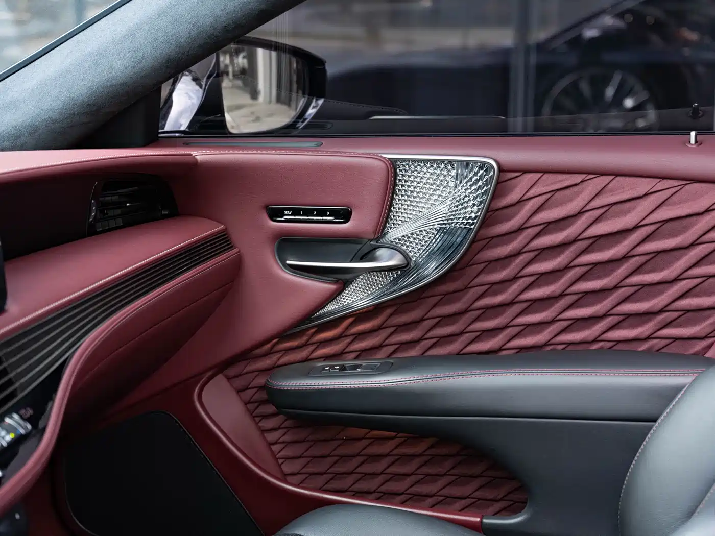 Lexus LS 2021 500h Executive Edition фото 18