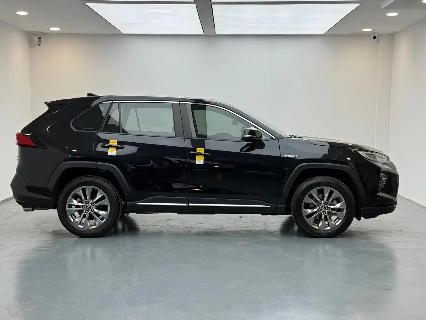 Toyota Wildlander 2023 Hybrid 2.5L E-CVT FWD Urban Edition фото 7