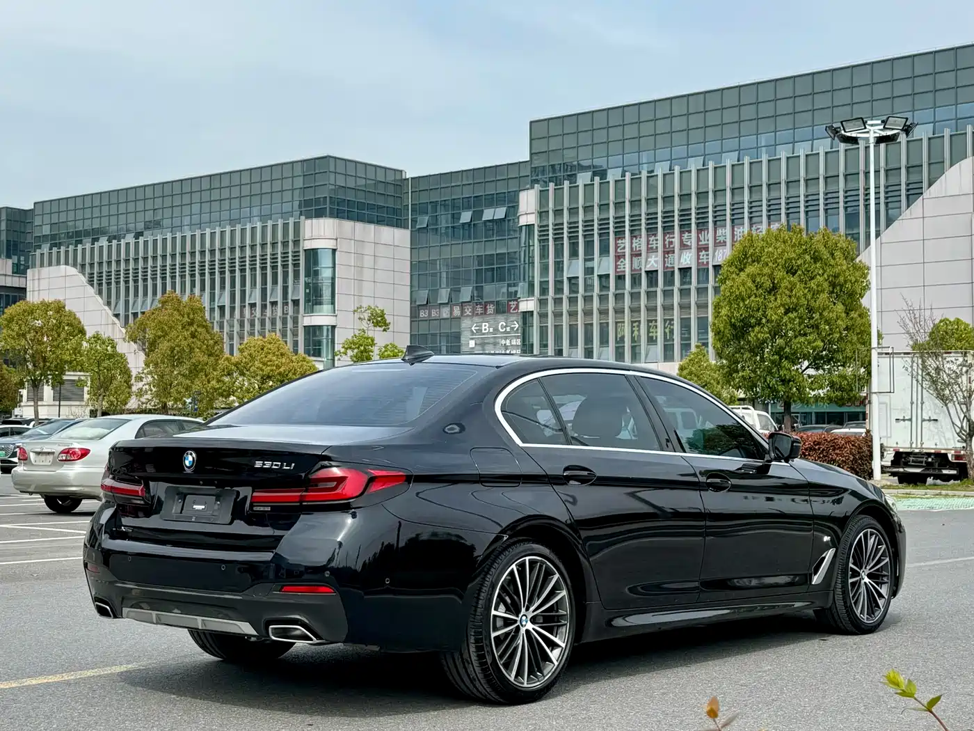 BMW 5 SERIES
