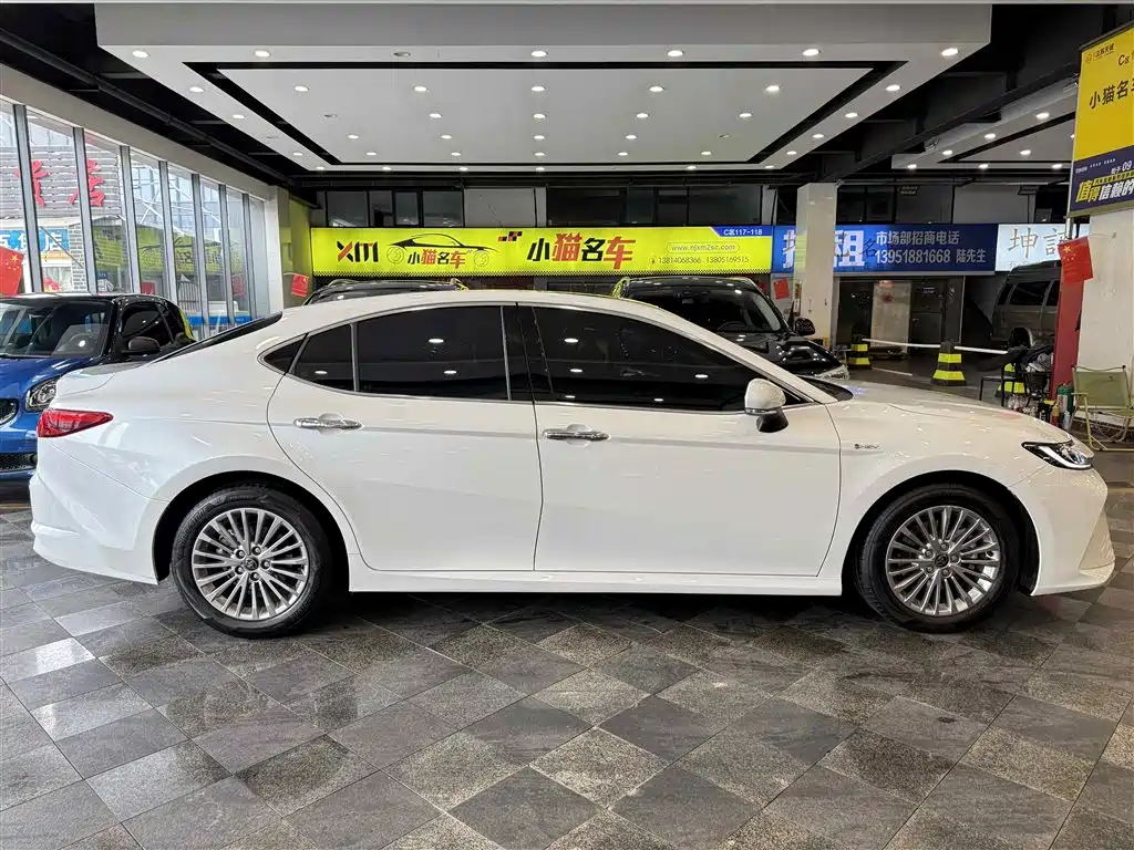 Toyota Camry 2024 Hybrid 2.0HGVP Luxury Edition фото 12