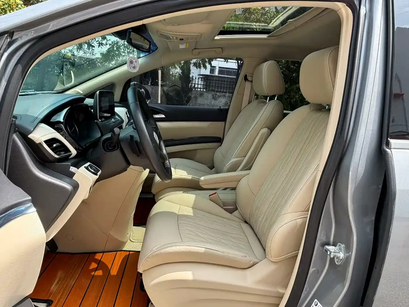 Buick GL8 2023 Land Business Class 652T Luxury фото 5