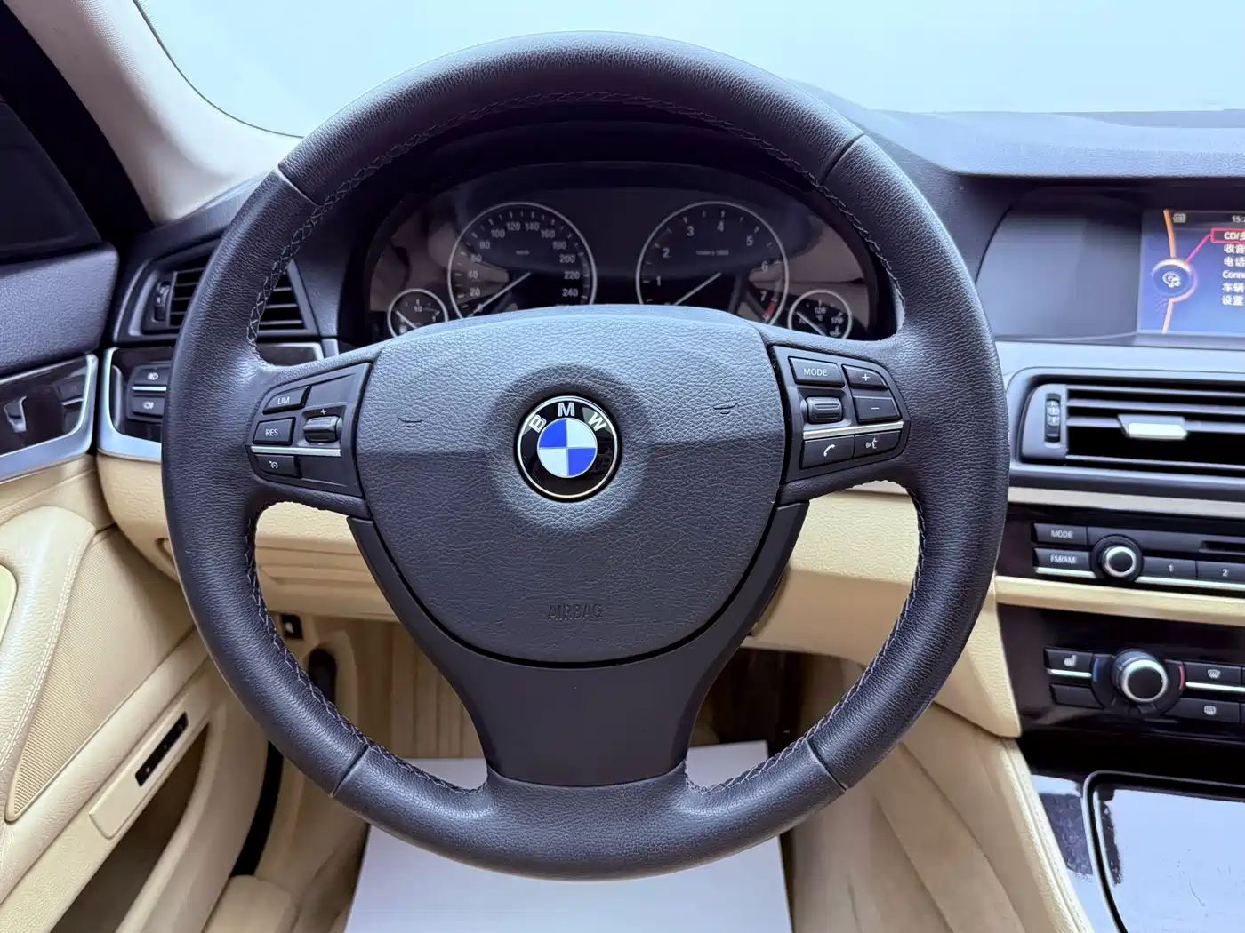 BMW 5 Series 2013 525Li Leadership фото 11