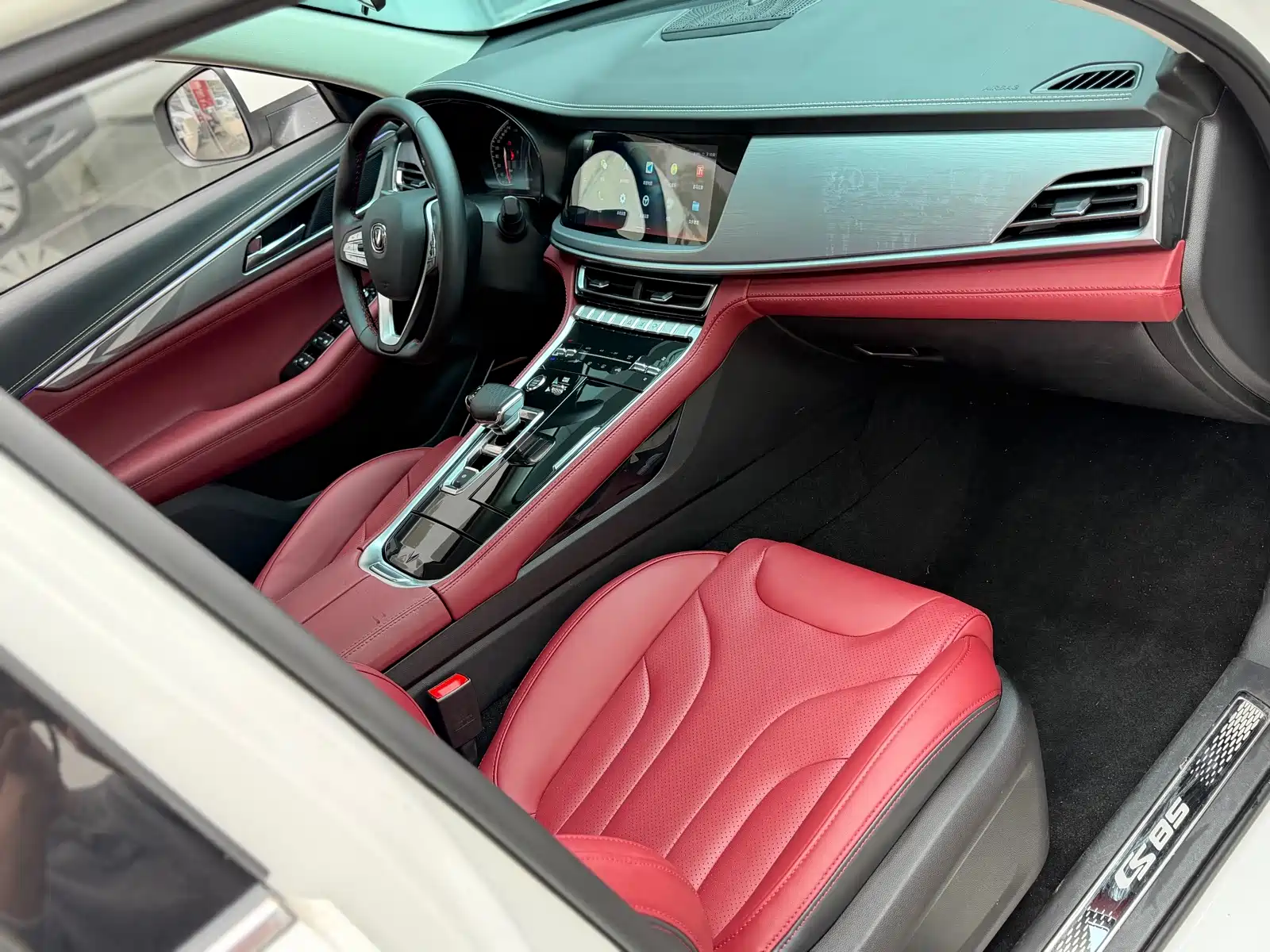 Фото 9 - Changan CS85