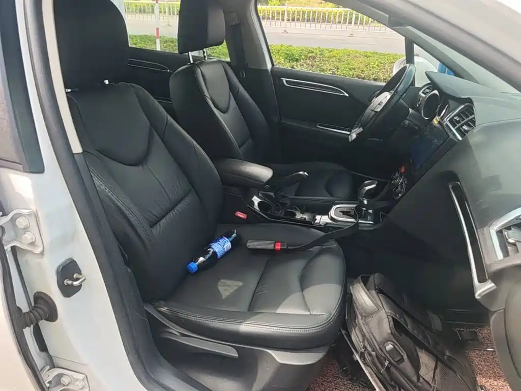 Photo 25 - Citroën C4L