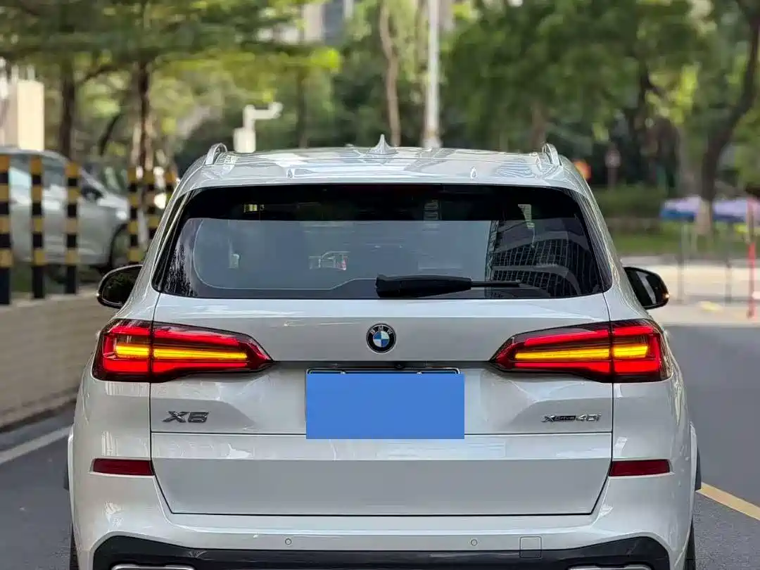 Photo 4 - BMW X5 (Import)