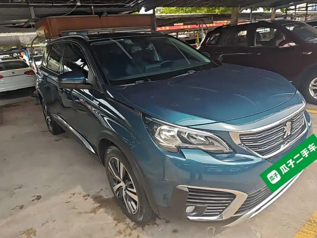 Photo 4 - Peugeot 5008