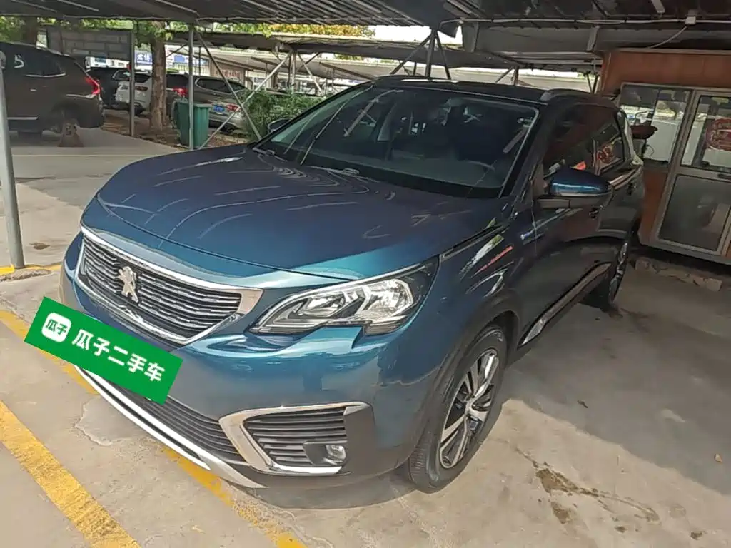 Photo 2 - Peugeot 5008
