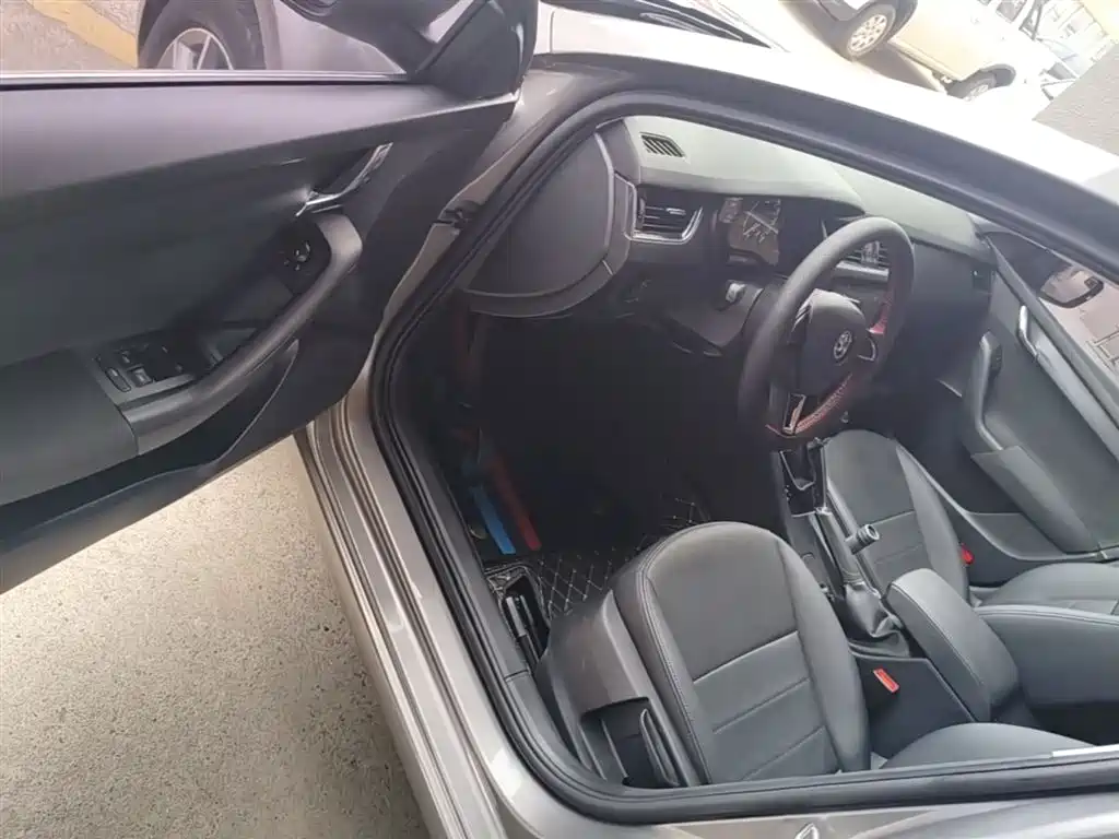 Škoda Octavia 2017 Classic 1.6L Automatic Comfort фото 16