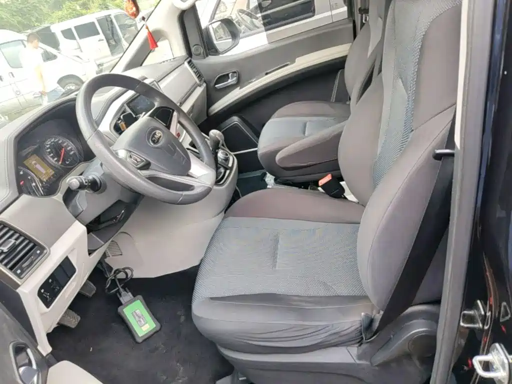 JAC Refine M4 2022 2021 2.0L Manual Business Travel Edition