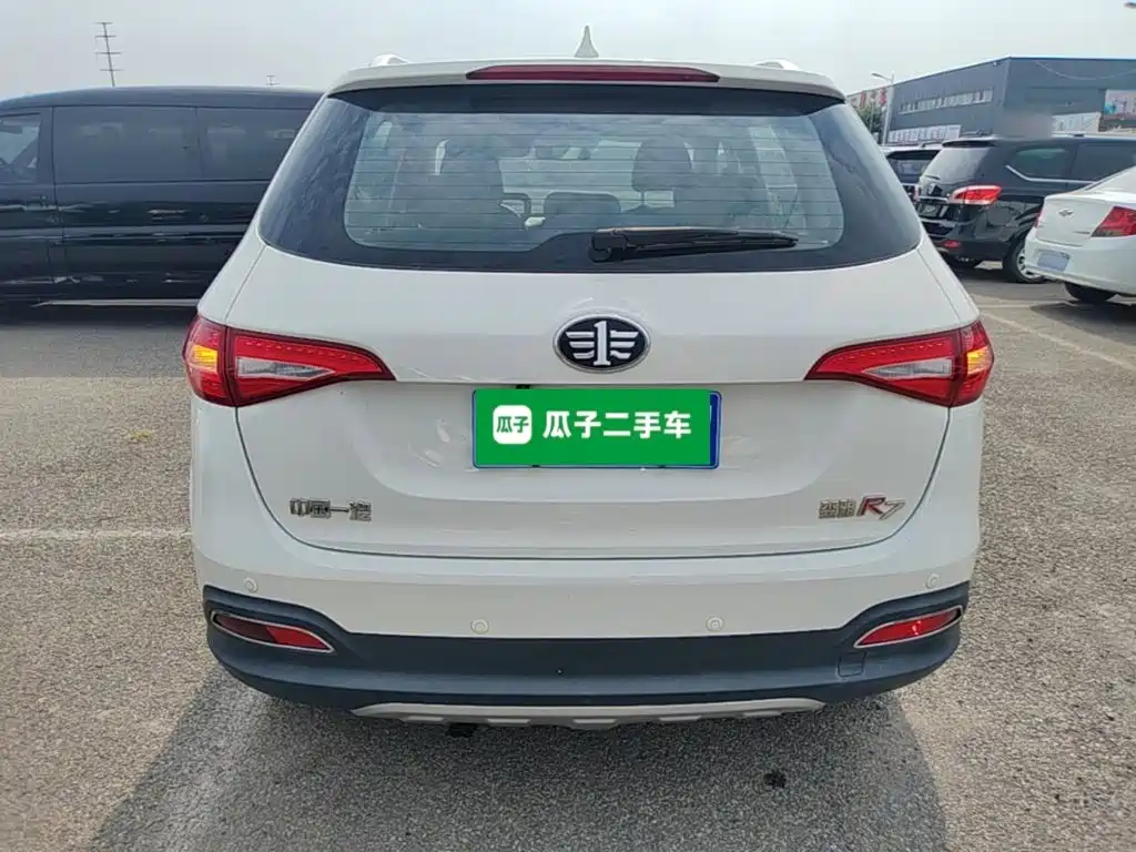 FAW Senya R7 2016 2016 1.6L Manual Luxury